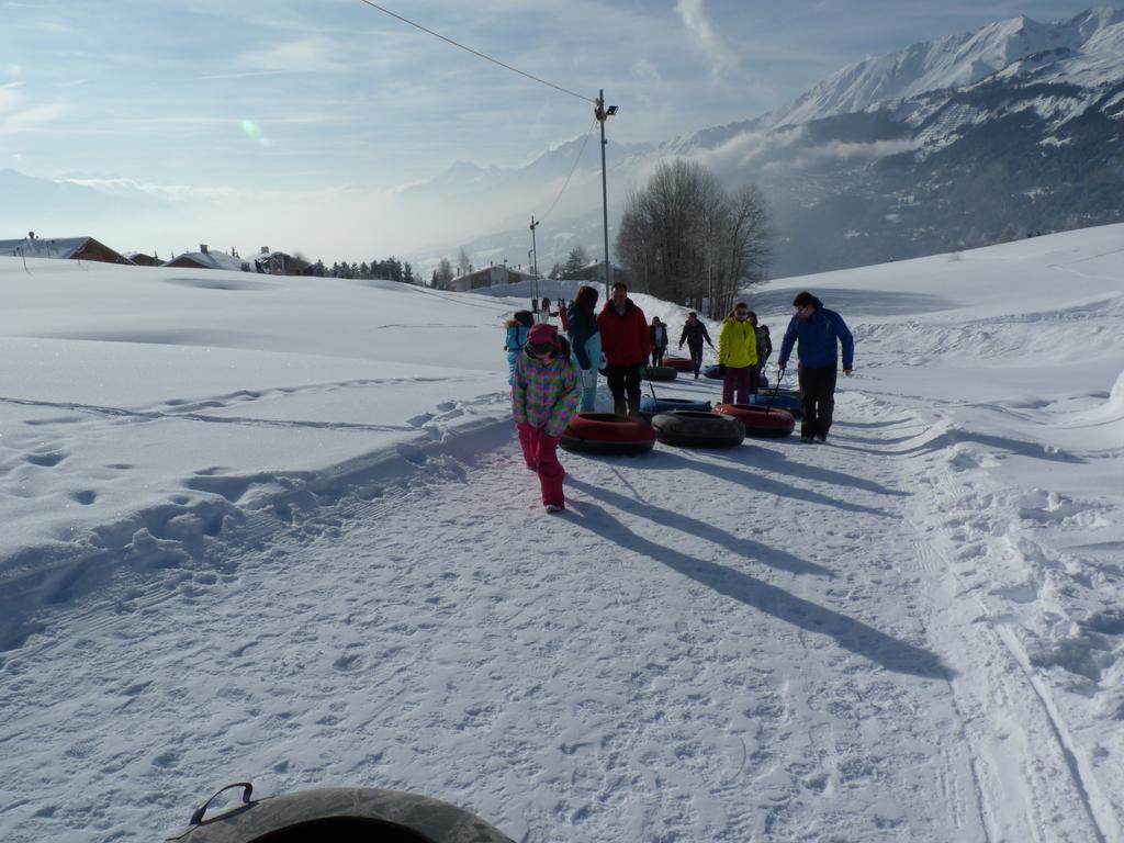 לינה וארוחת בוקר קראנס-מונטנה Chalet Des Alpes מראה חיצוני תמונה